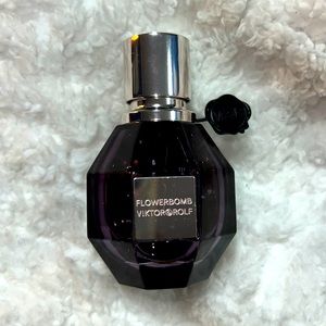 Viktor & Rolf Flowerbomb Special Edition 70% full